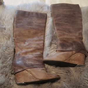 Wedge leather boots